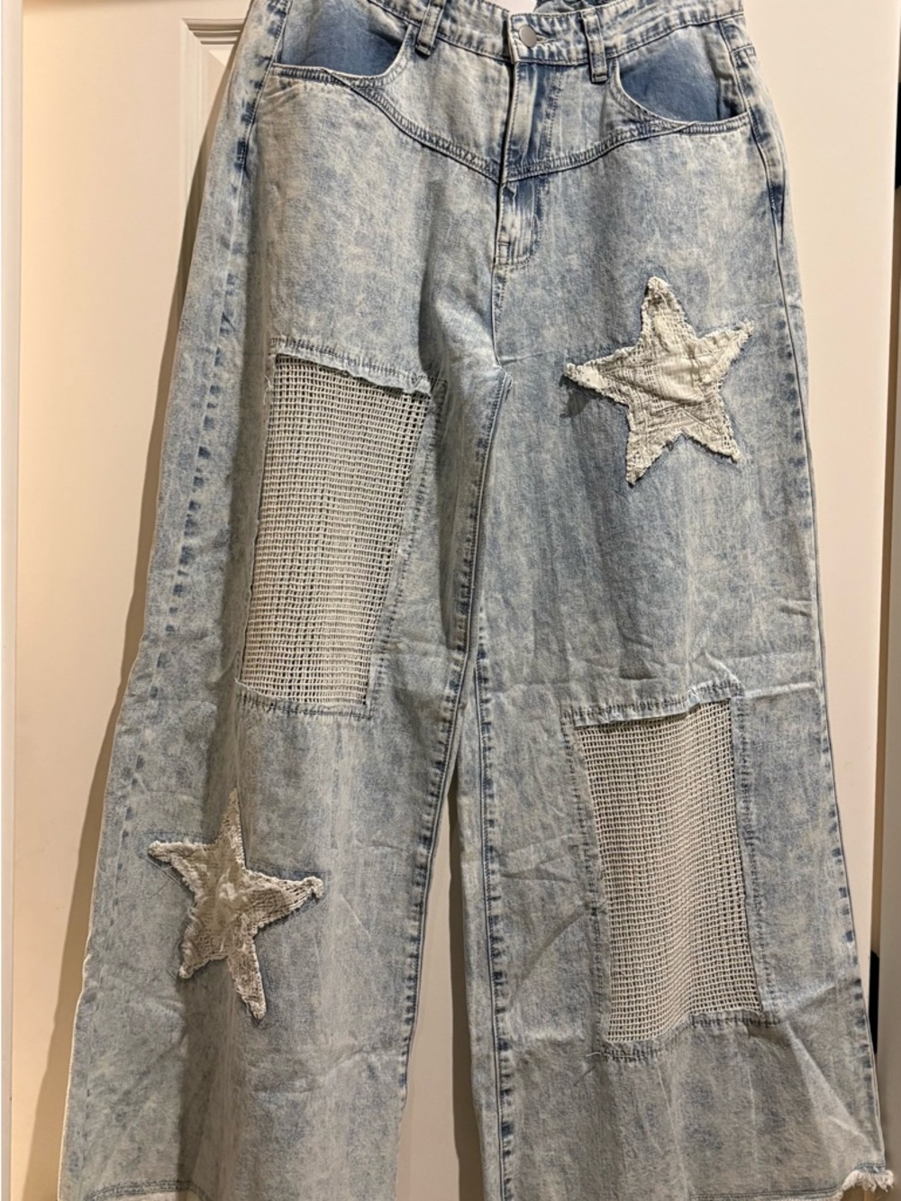 POL Light Wash Wide Leg Jeans with Star Patches - Picture 7 of 7